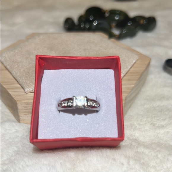 Silver Ring with‎ Gemstone Accents - Picture 4 of 9